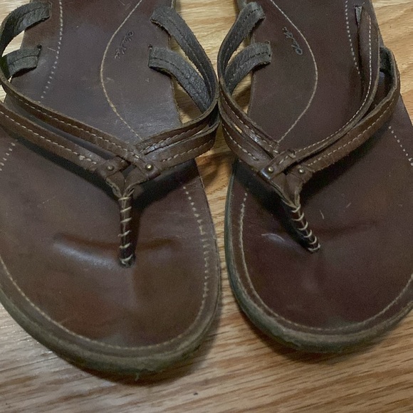 OLUKAI U’I All Leather Thong Flip Flops Sandals Size 9 Brown Beach Bohemian - Picture 2 of 7